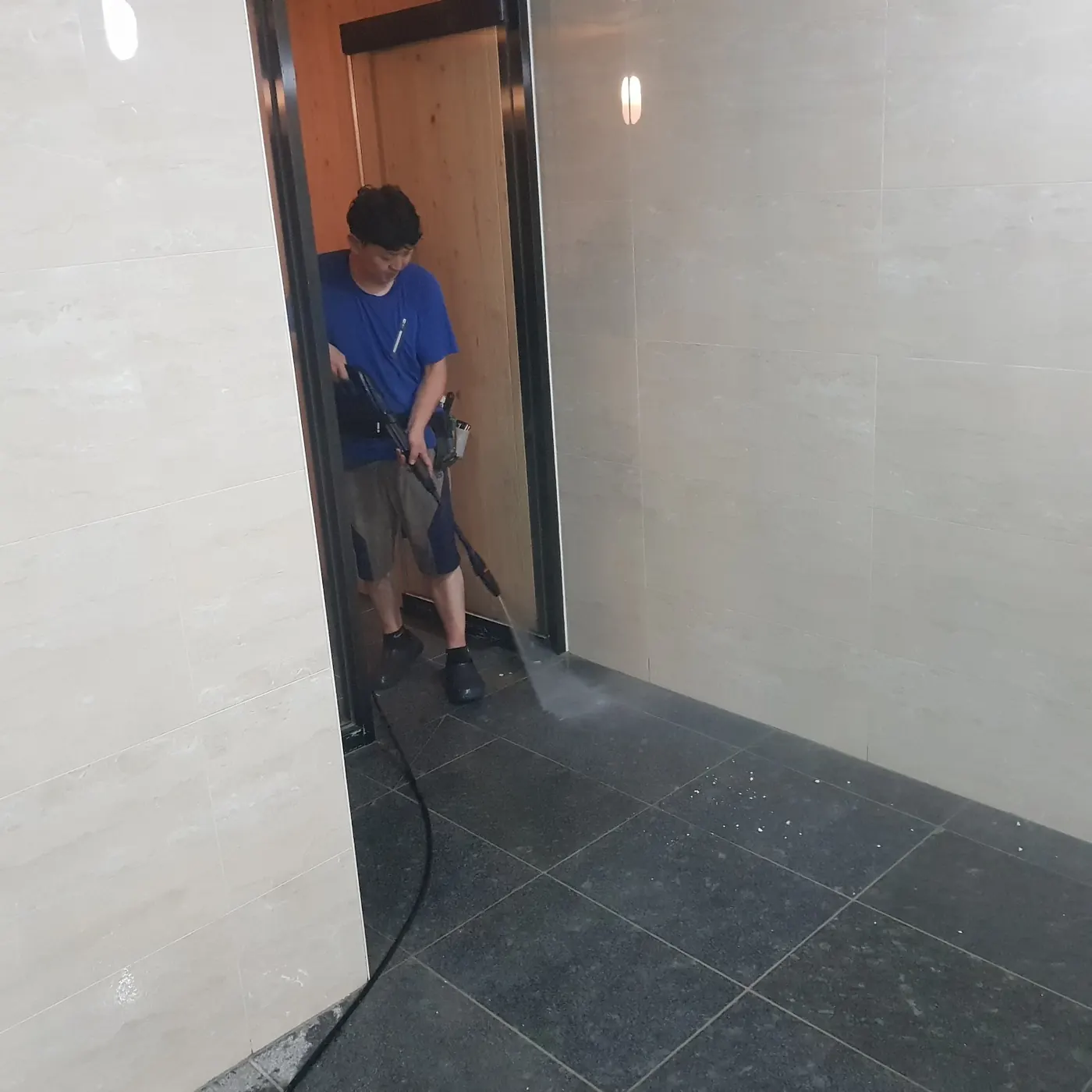 고압 세척 — 현풍읍 목욕탕청소 현장
