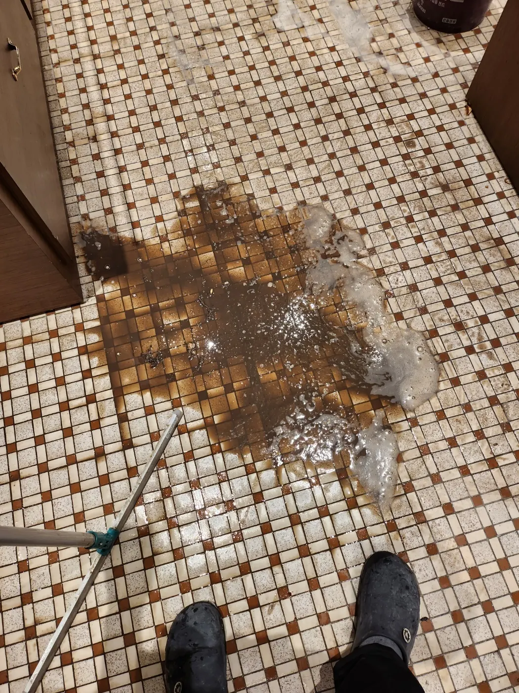 바닥 얼룩 제거 — 달성군 카페청소 현장