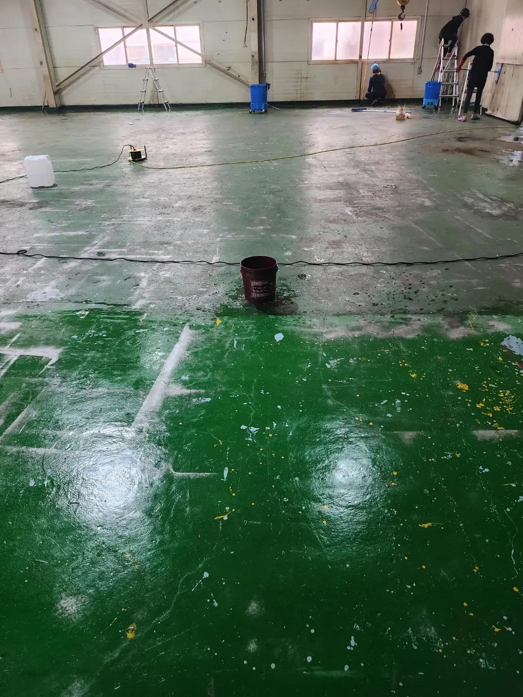 덕산동 공장청소 시공 현장 — 에폭시 바닥 세정