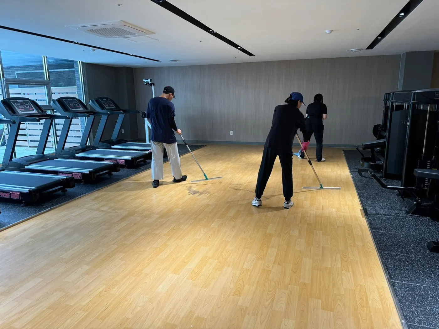 작업 진행 — 달서구 헬스장청소 현장