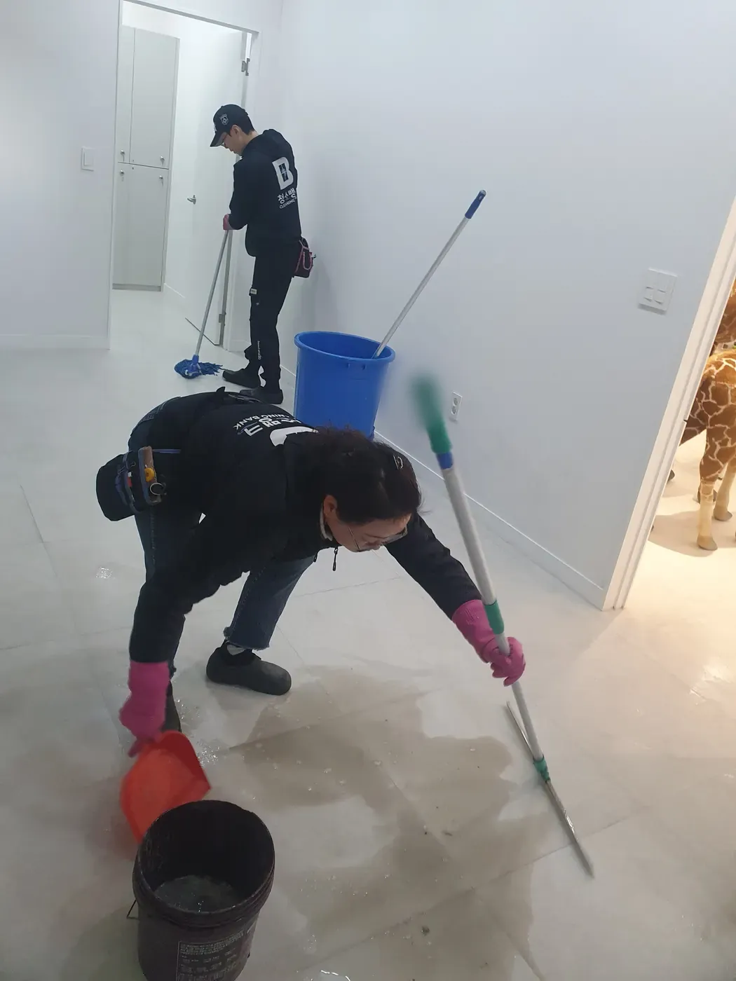 바닥 물걸레 마감 — 상리동 병원청소 현장