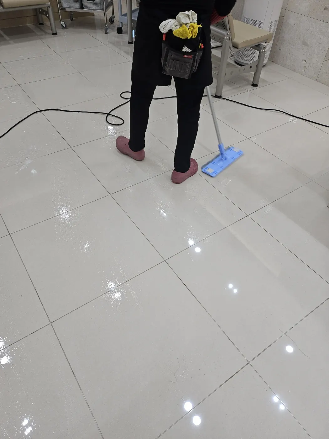 바닥 물걸레 마감 — 남구 병원청소 현장