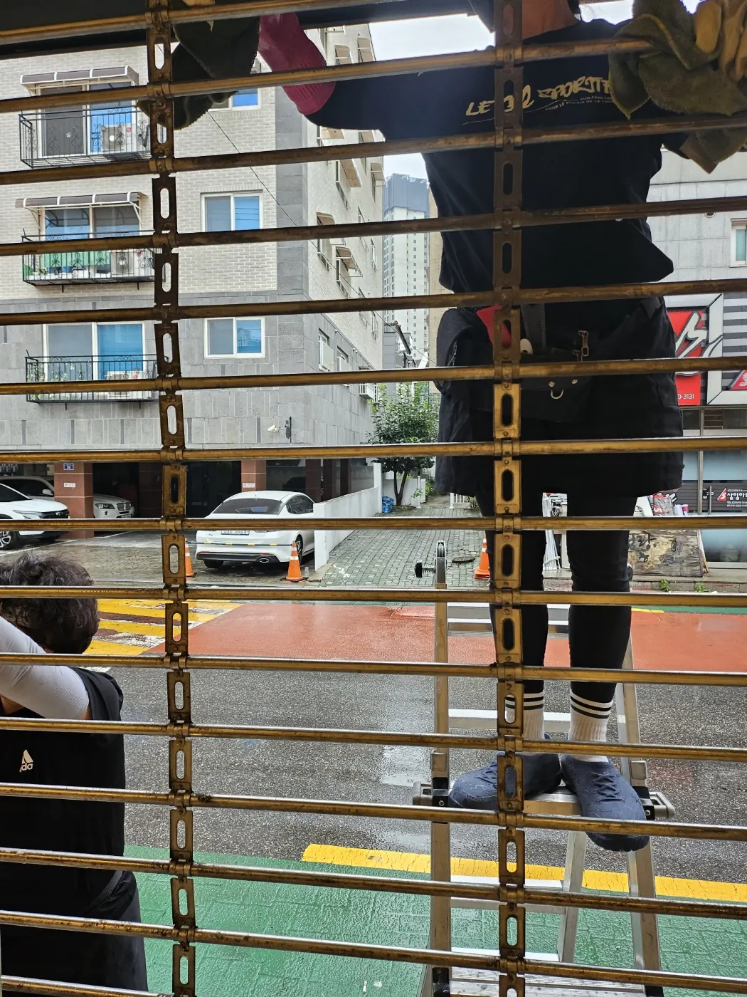 창호 마감 확인 — 노곡동 준공청소 현장