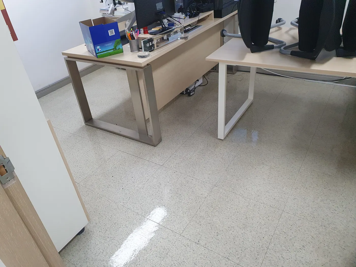 바닥 물걸레 마감 — 서구 사무실청소 현장