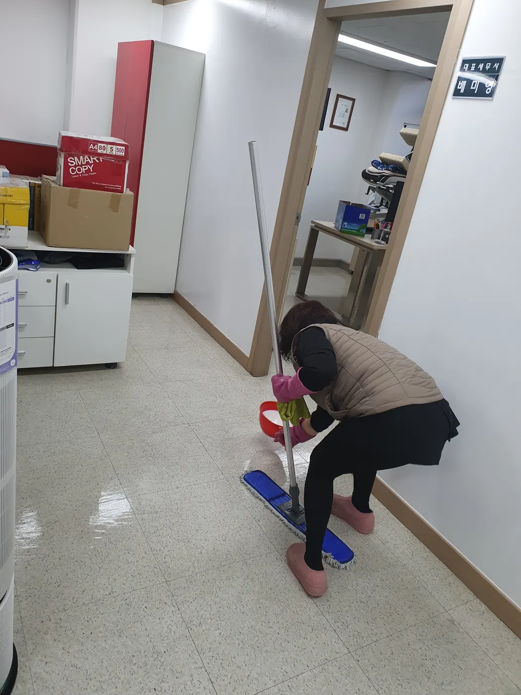 바닥 물걸레 마감 — 남구 사무실청소 현장