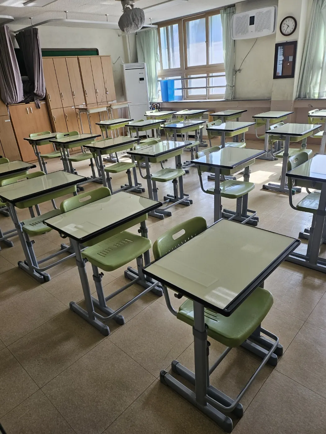 미곡동 학교청소 시공 현장 — 교실 마감