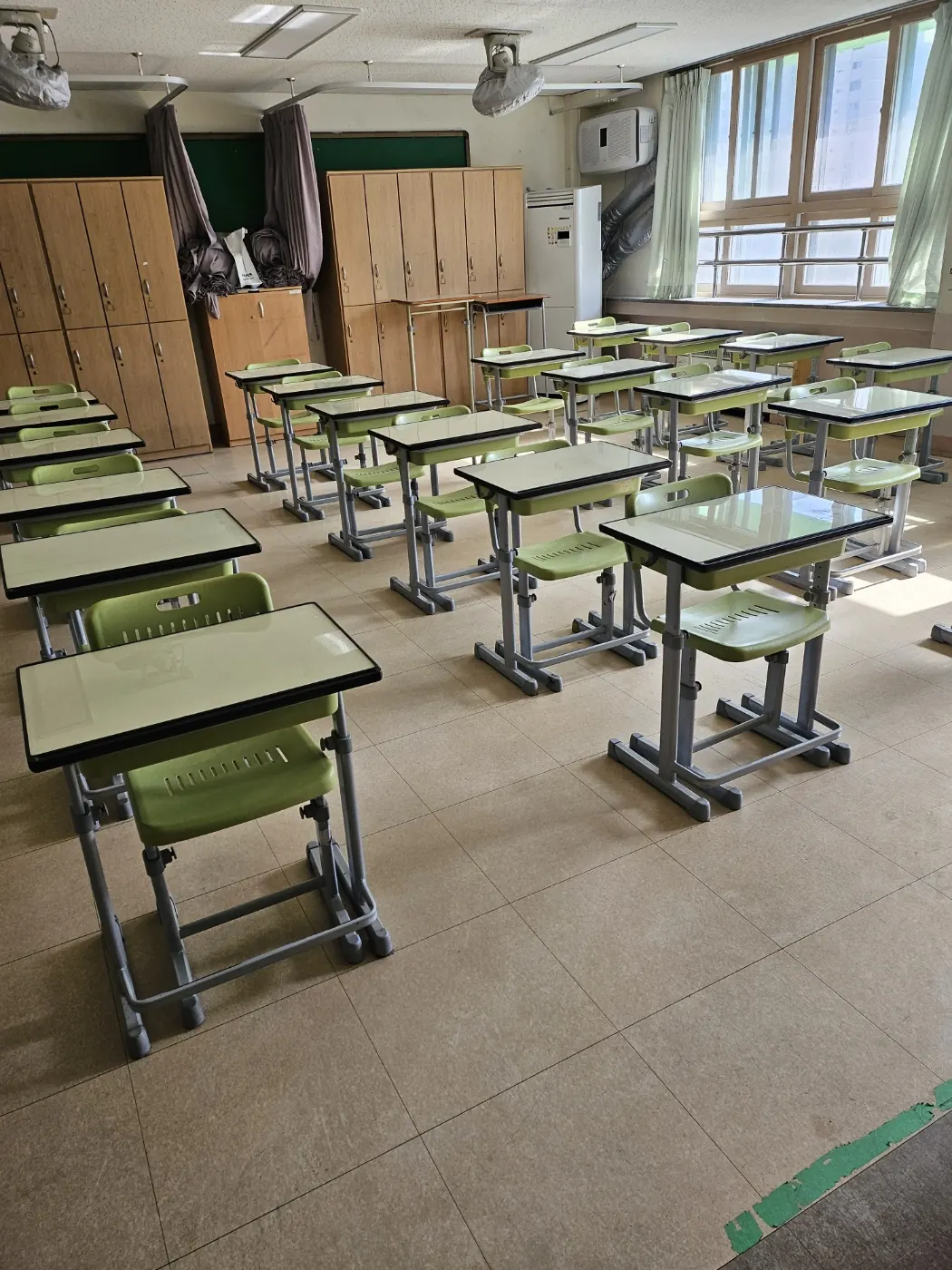 비산동 학교청소 시공 현장 — 교실 정리
