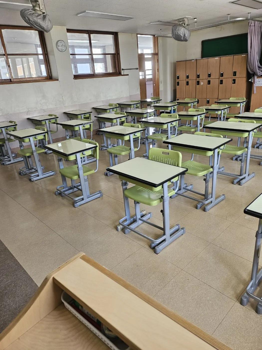 덕곡동 학교청소 시공 현장 — 교실 마감