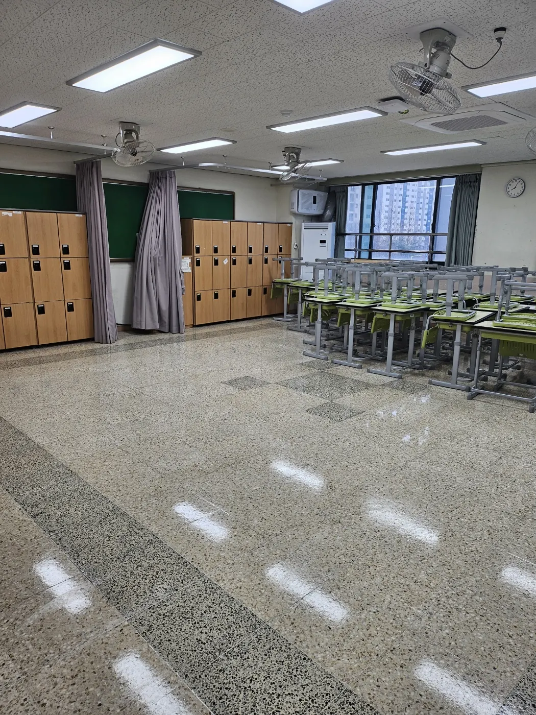 갈산동 학교청소 시공 현장 — 교실 정리