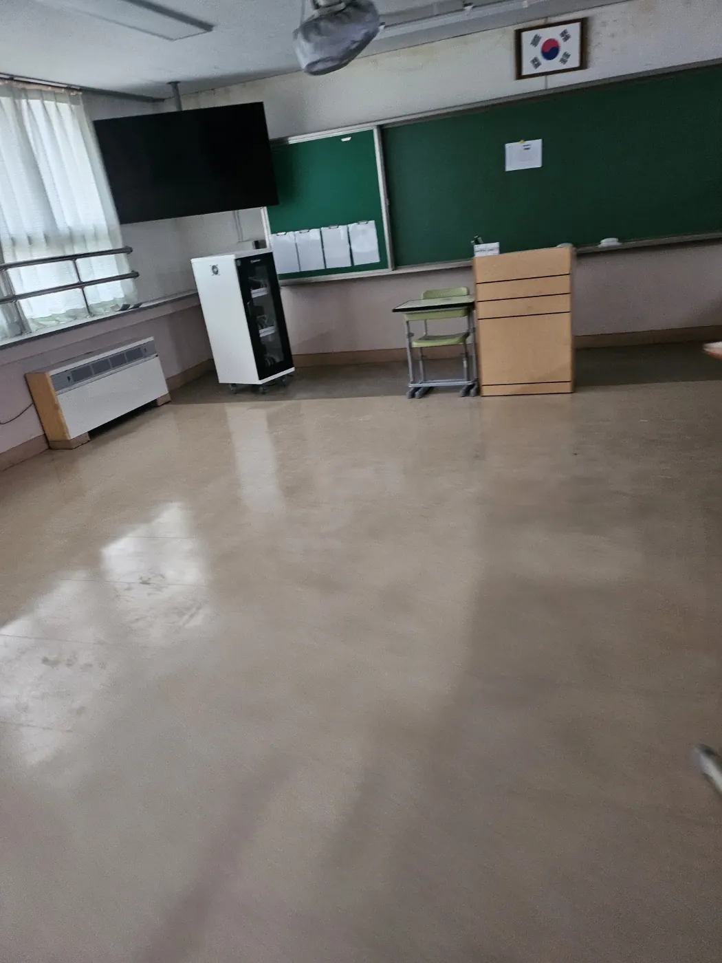 수성구 학교청소 시공 현장 — 교실 정리