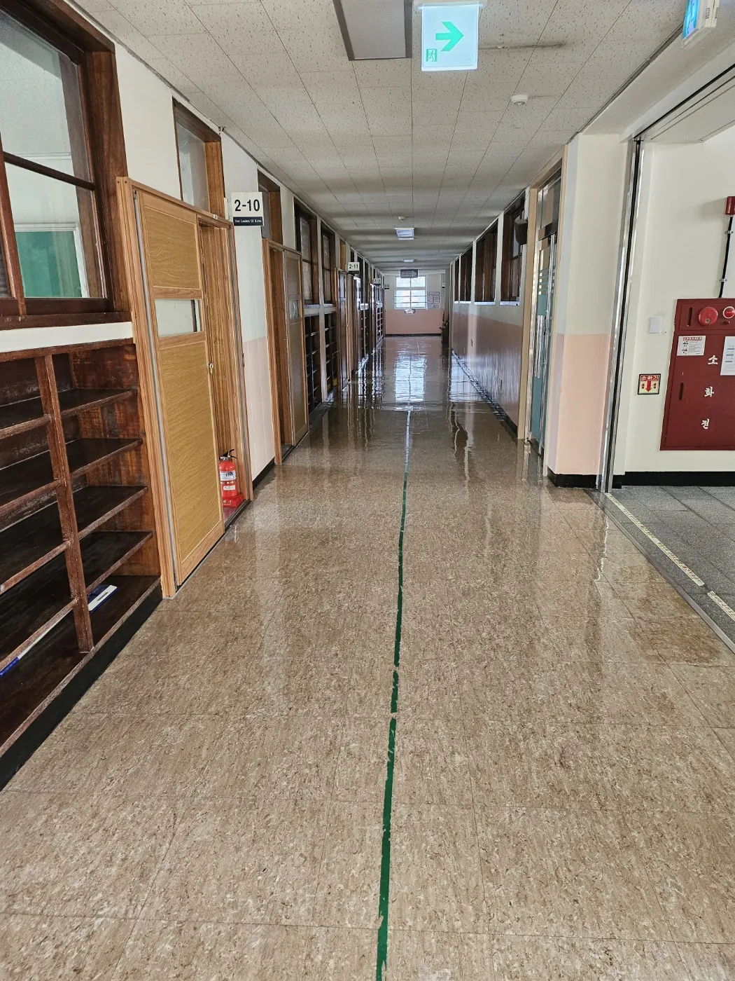 효령면 학교청소 시공 현장 — 통로 정리