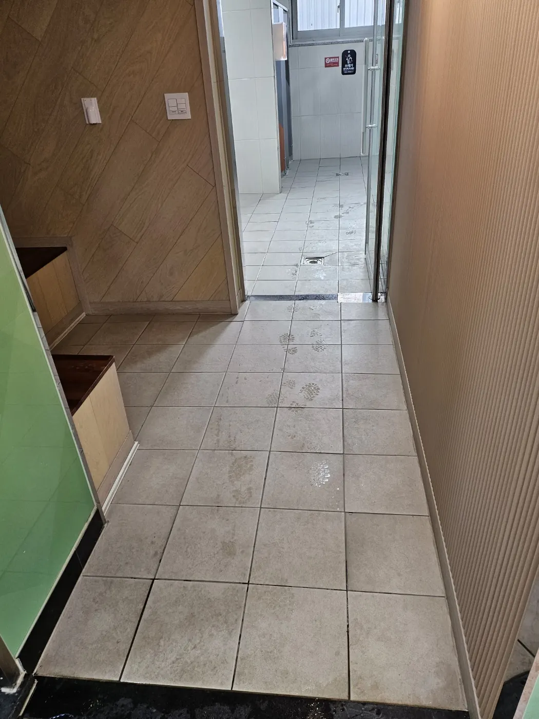 대곡동 학교청소 시공 현장 — 복도 관리