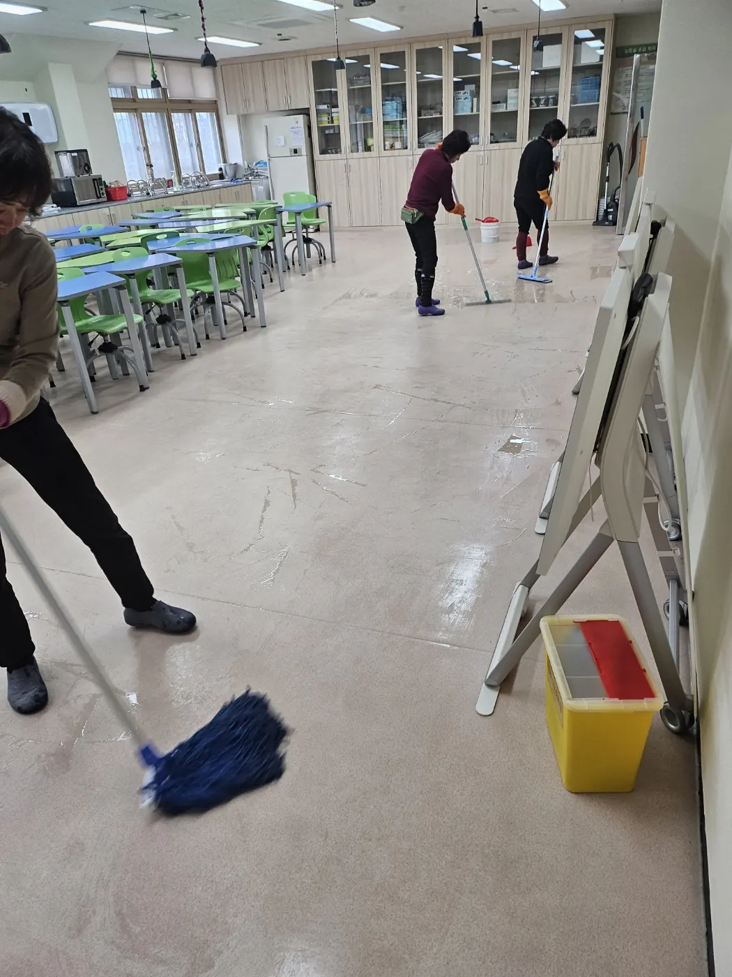 세정 진행 — 군위군 학교청소 현장