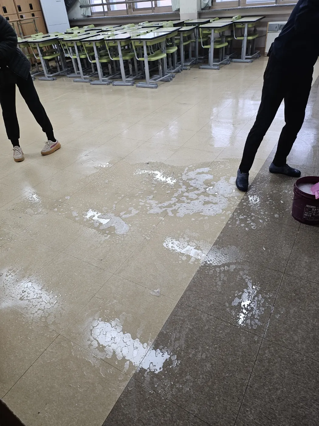 세정 진행 — 논공읍 학교청소 현장