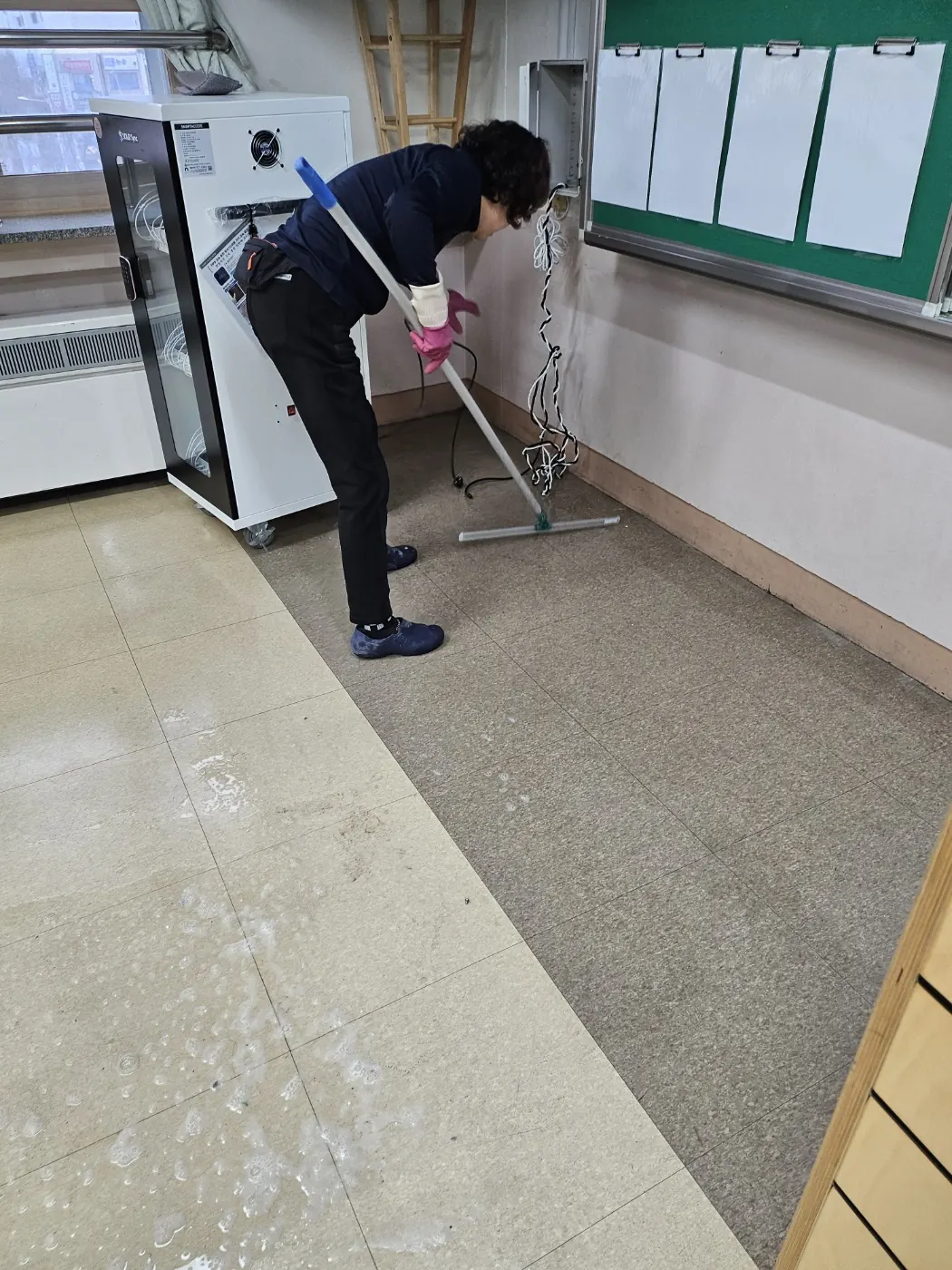 세정 진행 — 서구 학교청소 현장