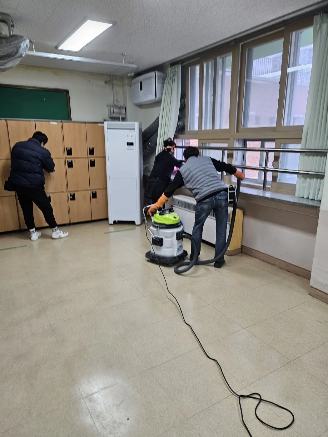 바닥 물걸레 마감 — 달성군 학교청소 현장