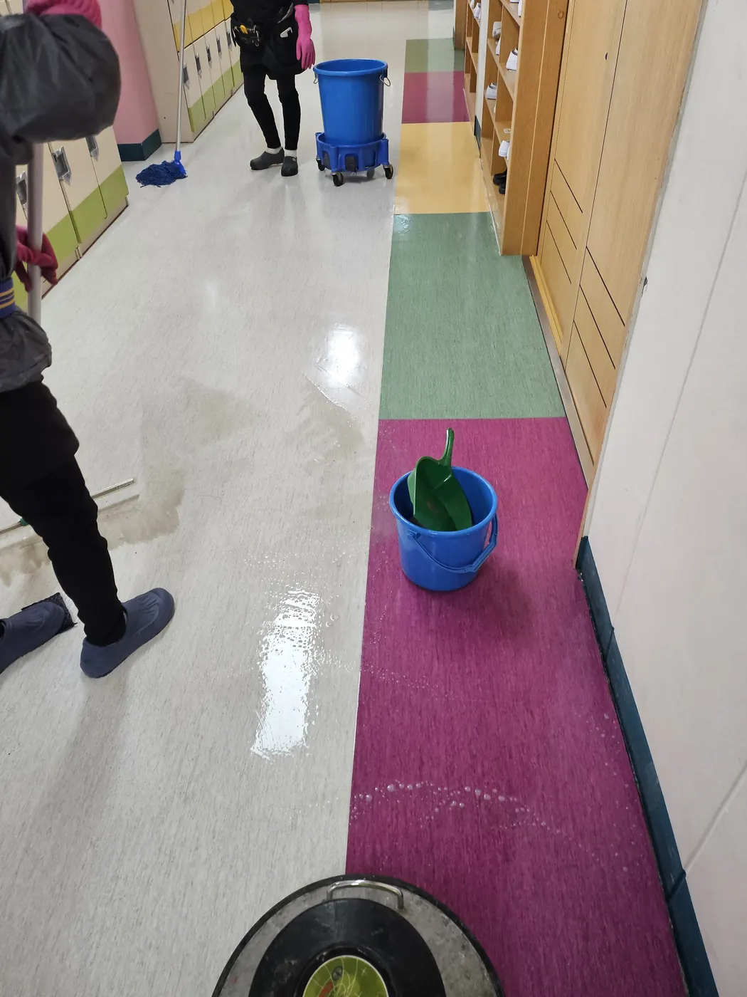 바닥 물걸레 마감 — 화원읍 학교청소 현장